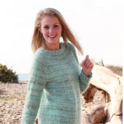 Красивый бесшовный джемпер