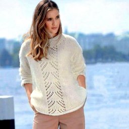 Белый пуловер с ажурными полосами