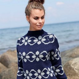 Красивый пуловер с эффектным узором