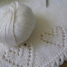 Очаровательный узор спицами