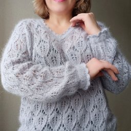 Элегантная кофточка для любителей вязать спицами