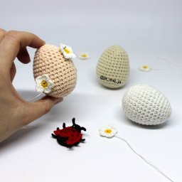 Вяжем декоративное яйцо крючком