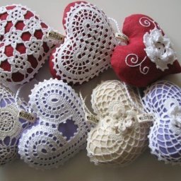 Вяжем игольницы-сердечки