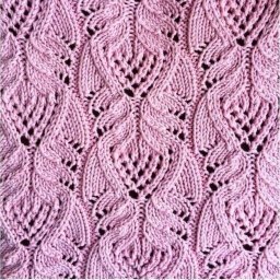 Интересный узор спицами