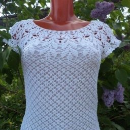 Вяжем нежную кофточку крючком