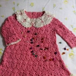 Очаровательное платье крючком для девочки