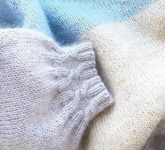 Пушистый свитер из Gazzal Baby Wool Пушистый свитер из Gazzal Baby Wool