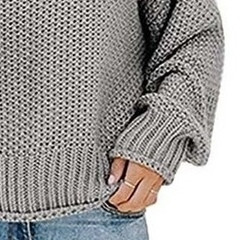 Серый свитер простым узором