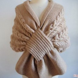Бежевый шарф-накидка