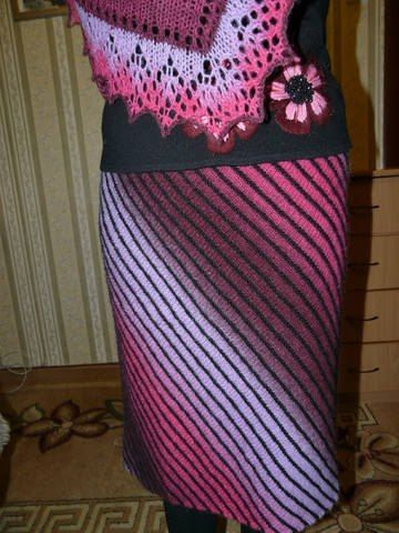 Дизайнерская юбка, связанная спицами по диагонали - стильная вещь!