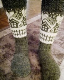 Носки с жаккардовыми домиками