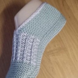 Вяжем тапочки спицами