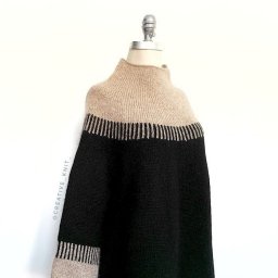 Интересный свитер-пончо Cedar Point от дизайнера Espace Tricot