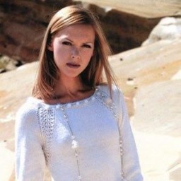 Платье, вязаное спицами