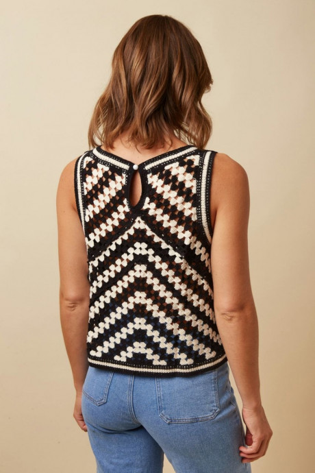 Чёрно-белая майка крючком &mdash; идеальный баланс на лето