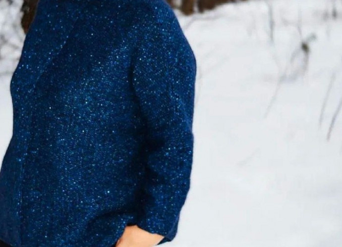 Синий джемпер спицами