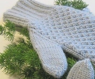 Варежки узором "Звёздочки" спицами