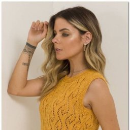 Вяжем стильный топ спицами