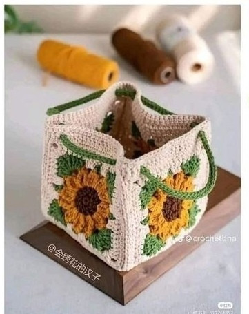 Сумка из мотивов с подсолнухами &mdash; маленькое солнце в ваших руках