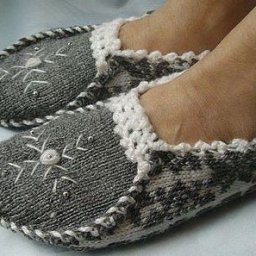 Симпатичные тапочки спицами