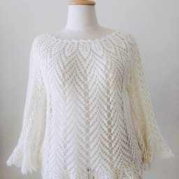 Нежный ажурный джемпер крючком
