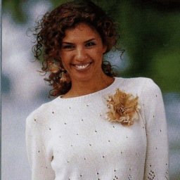 Милый пуловер спицами с рукавами 3/4