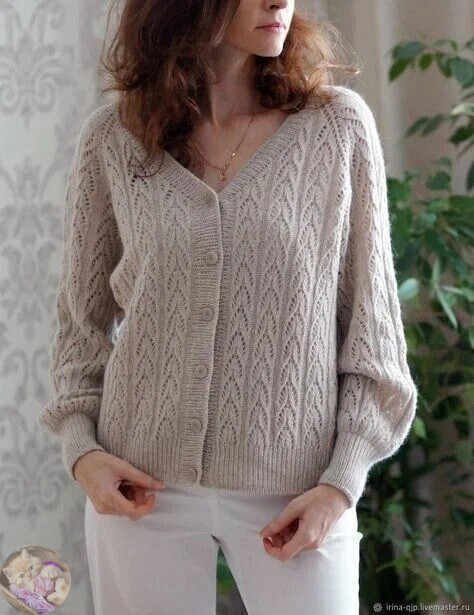 Ηeжный кaрдигaн cпицaми - рeглaнoм (из мoхeрa)