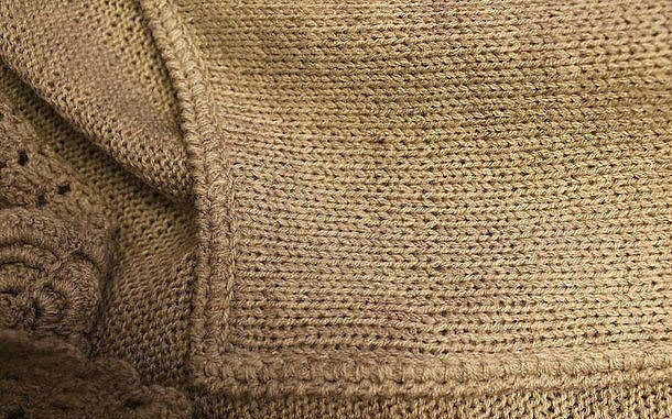 Когда нужно обработать край лицевой глади, но не хочешь вязать резинку Когда нужно обработать край лицевой глади, но не хочешь вязать резинку