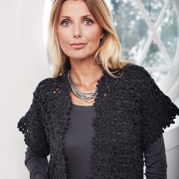 Строгий жилет крючком