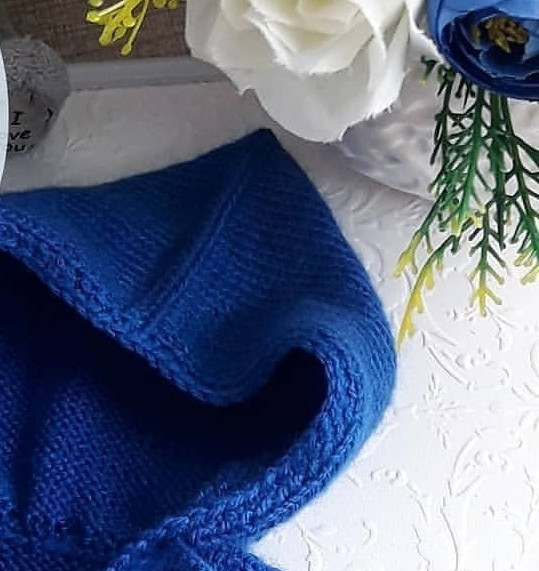 Кукольное бoлepo c кaпюшoнoм, вяжем спицами