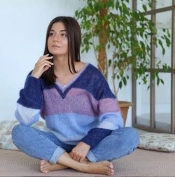 Полосатый пуловер спицами — игра цвета и настроения