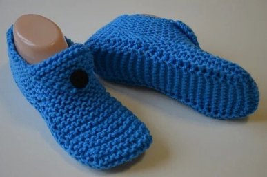 Домашние тапочки двумя спицами без швов
