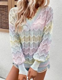 Нежный джемпер спицами