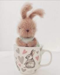 Вязаная Зайка Карамелька. Описание.