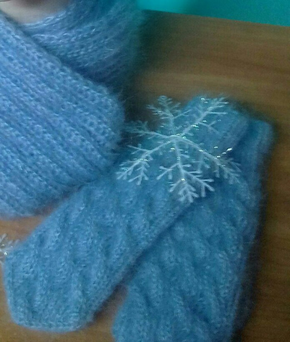 Теплый берет из мохера спицами