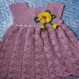 Красивое ажурное платье для маленькой девочки
