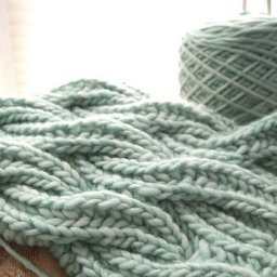 Красивый шарфик с использованием техники бриошь