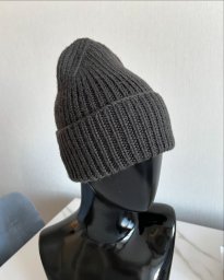 Тёплая шапочка спицами