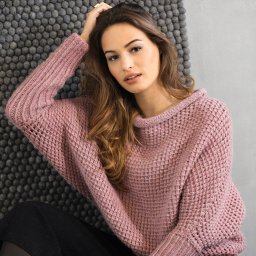 Розовый джемпер для любительниц "летучей мыши"