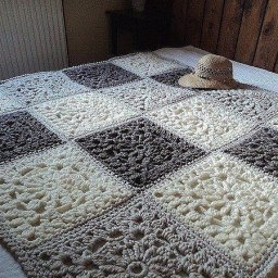 Симпатичное покрывало из мотивов крючком