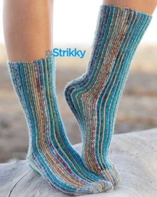 Носки, связанные поперек