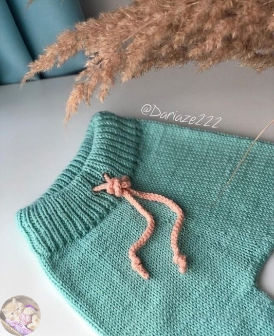 Детcкие штaнишки cпицaми