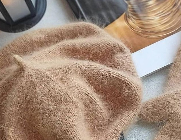 Берет из пуха норки, вяжем спицами