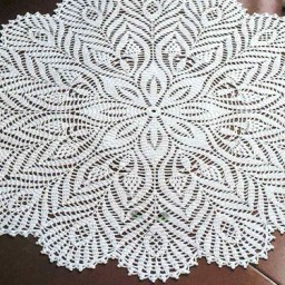 Салфетка крючком "Павлинье перо"