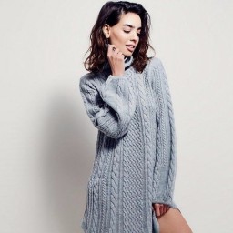 Стильное теплое платье спицами