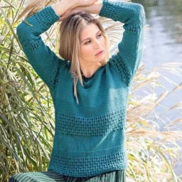 Иссиня-зеленый пуловер с сочетанием узоров спицами