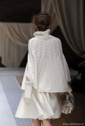 Потрясающее пончо с манжетами