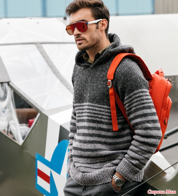 Мужской пуловер с капюшоном