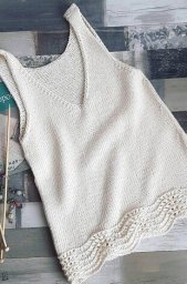 Светлая летняя майка, связанная спицами — лёгкость, свежесть и естественная красота