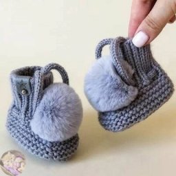 Очаровательные пинетки спицами